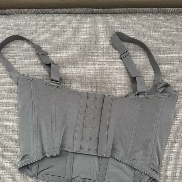 SKIMS Logo Shine Demi Corset Bra - NWOT - Picture 2 of 3